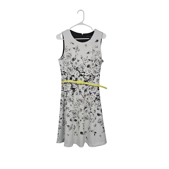 NWT White House Black Market Scuba Dress Size 10 Medium White Floral Sleeveless - Picture 10 of 10